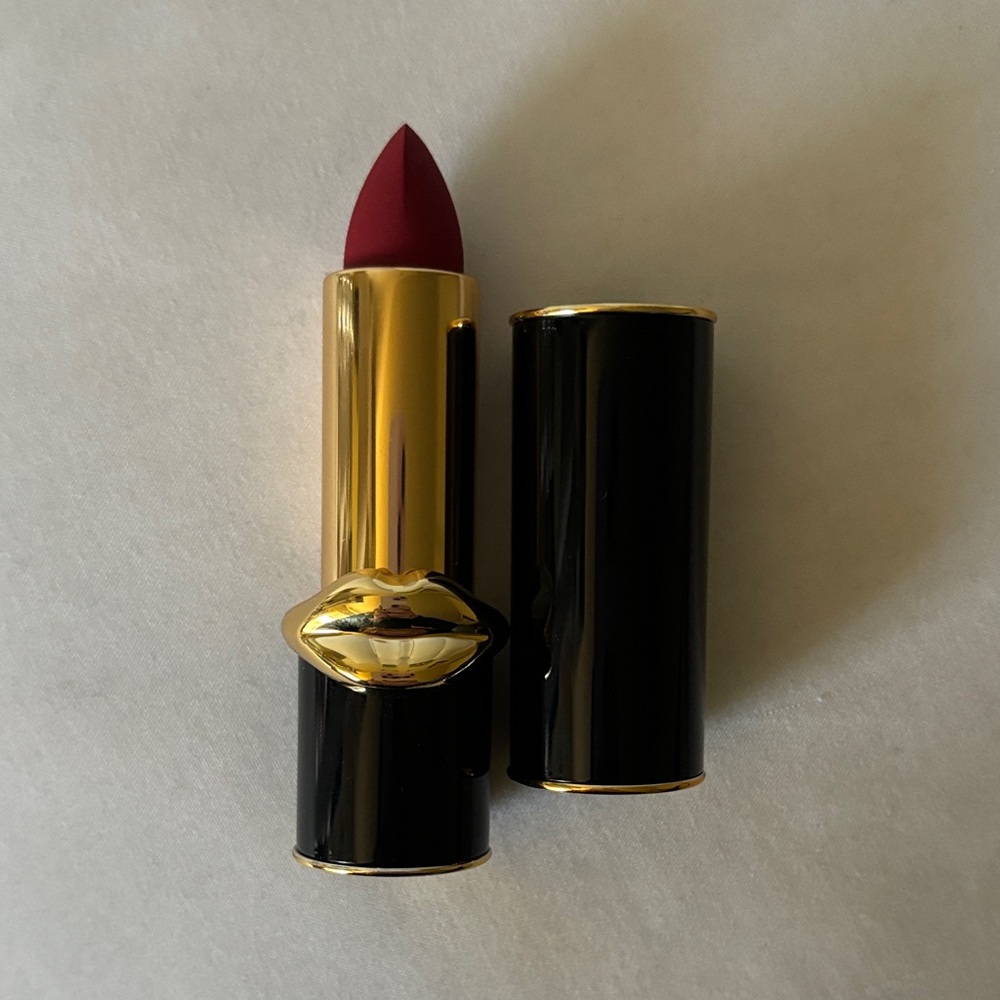 *** Taylor Swift’s Famous Red Lipstick by Patricia McGrath***